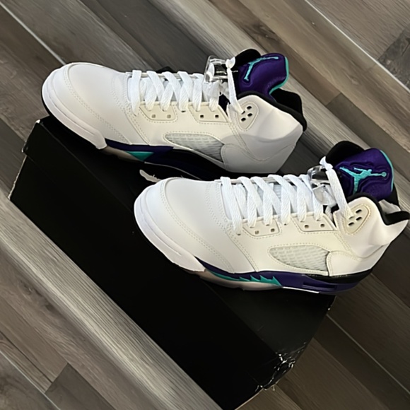 Jordan 5 GS size 5Y - Picture 1 of 4